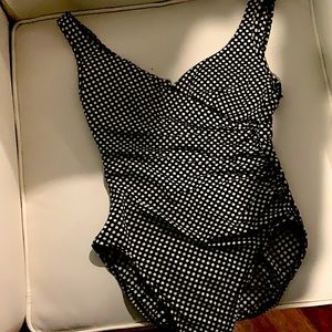 Ladies Miraclesuit size 10